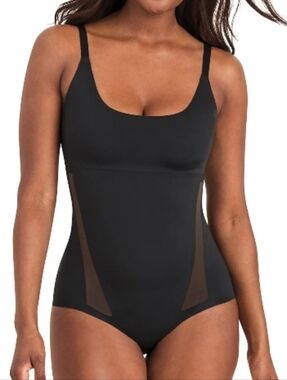 Maidenform  Extra Firm Shaping Black Bodysuit Medium 556656